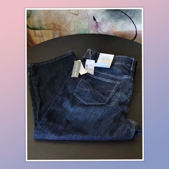 NWT Christopher & Banks Classic Fit Capris Size 8 - Picture 1 of 7